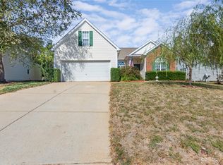 6012 Grove Creek Ln, Charlotte, NC 28273