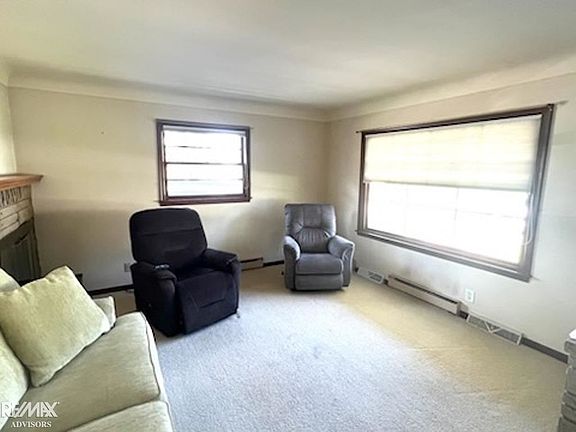 3rd image of 35852 Alfred St