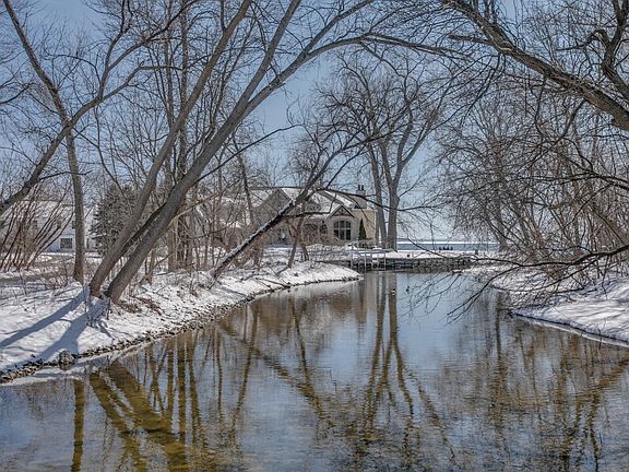 3rd image of 395 Lake Rd