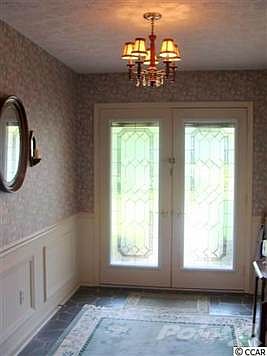FORMAL ENTRY WAY / FOYER