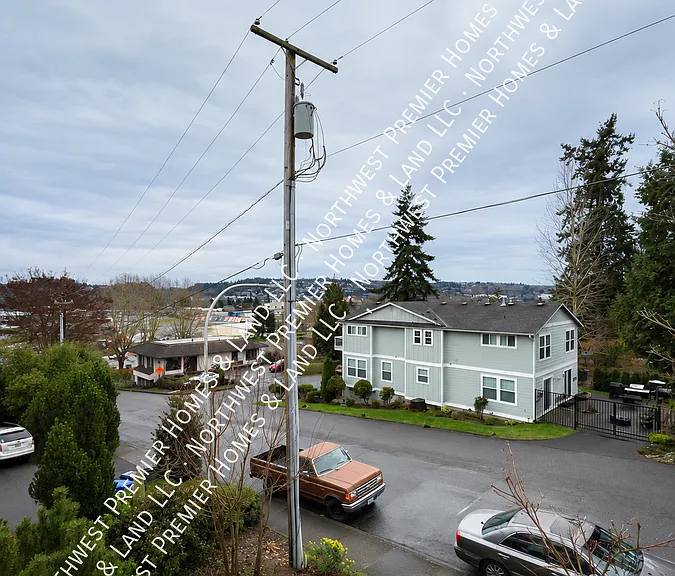 114 NW 3rd Pl #D — Photo 10