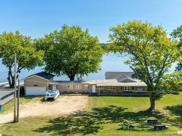 21989 Great River Rd, Le Claire, IA 52753