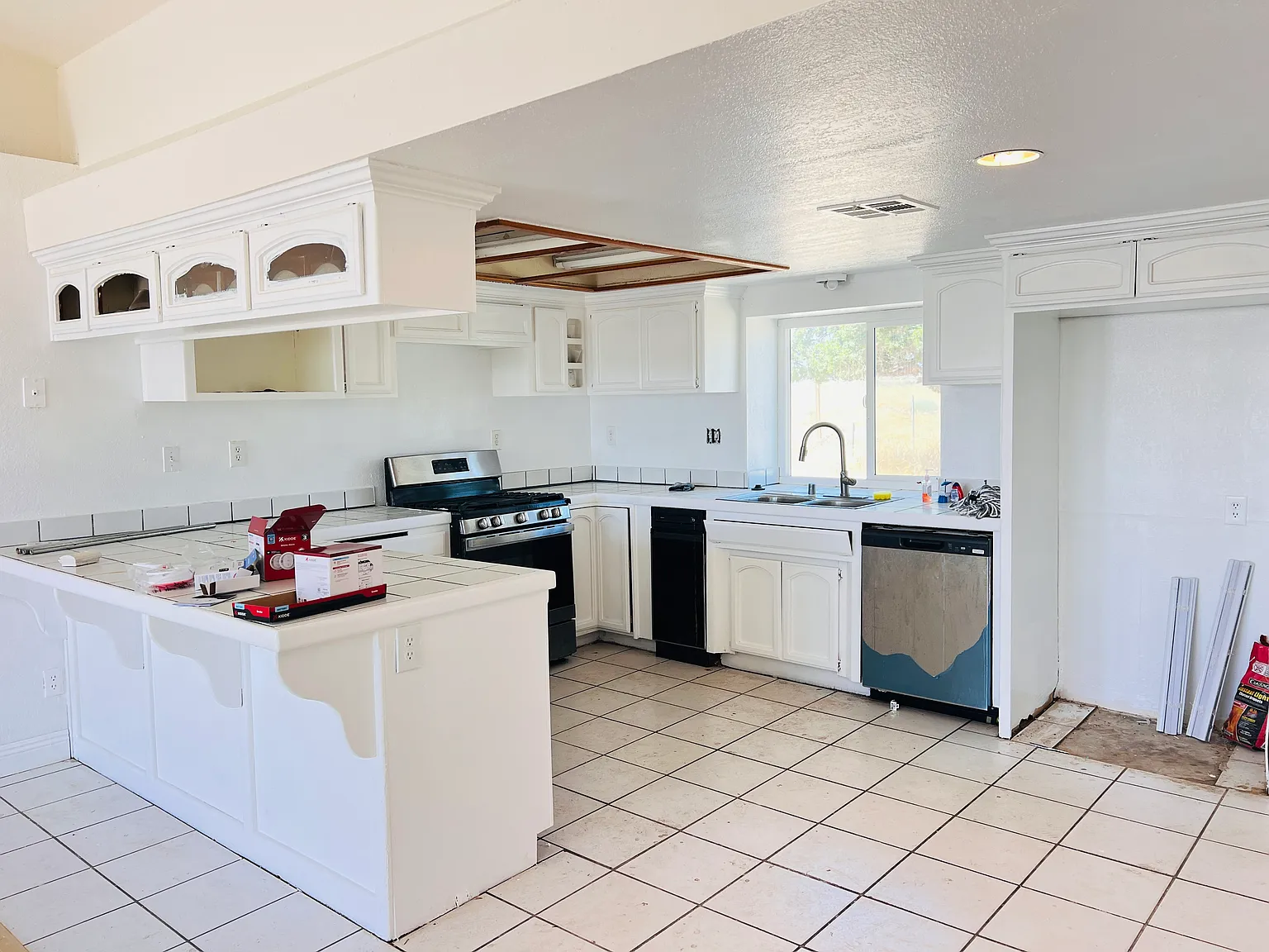 4 bed, 1981 sqft, $2,800 — Photo 4