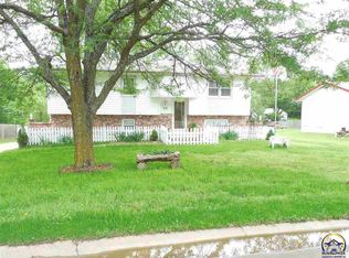 712 S 1st St, Carbondale, KS 66414