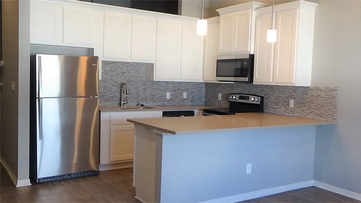1 bed, 645 sqft, $1,200 — Photo 1