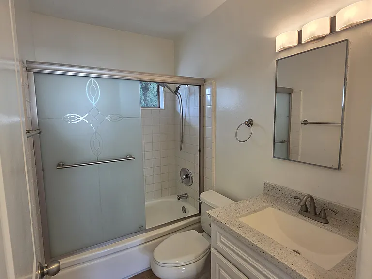 620 W Lexington Dr #5 — Photo 23