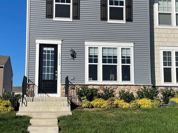 2nd image of 1812 Briscoe Ln