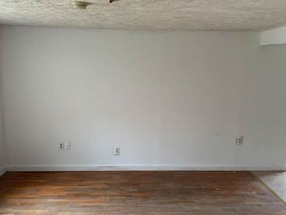 5th image of 310 S 6th St