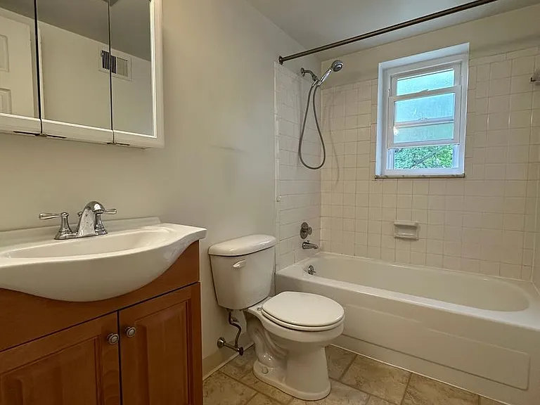 360 Maryland Ave — Photo 129