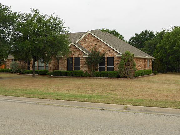 3rd image of 113 Lakeside Oaks Cir