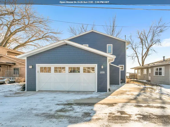 2209 Lakeshore Dr, Milford, IA 51351