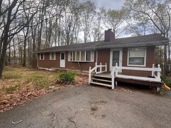 2121 Sassafras Ln, Kunkletown, PA 18058