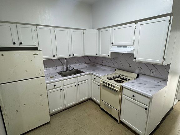 5th image of 142 Orchard St #2R