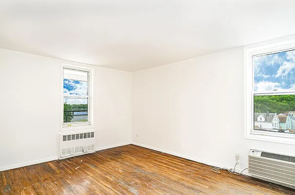 Sold by Century 21 Metropolitan | media 20