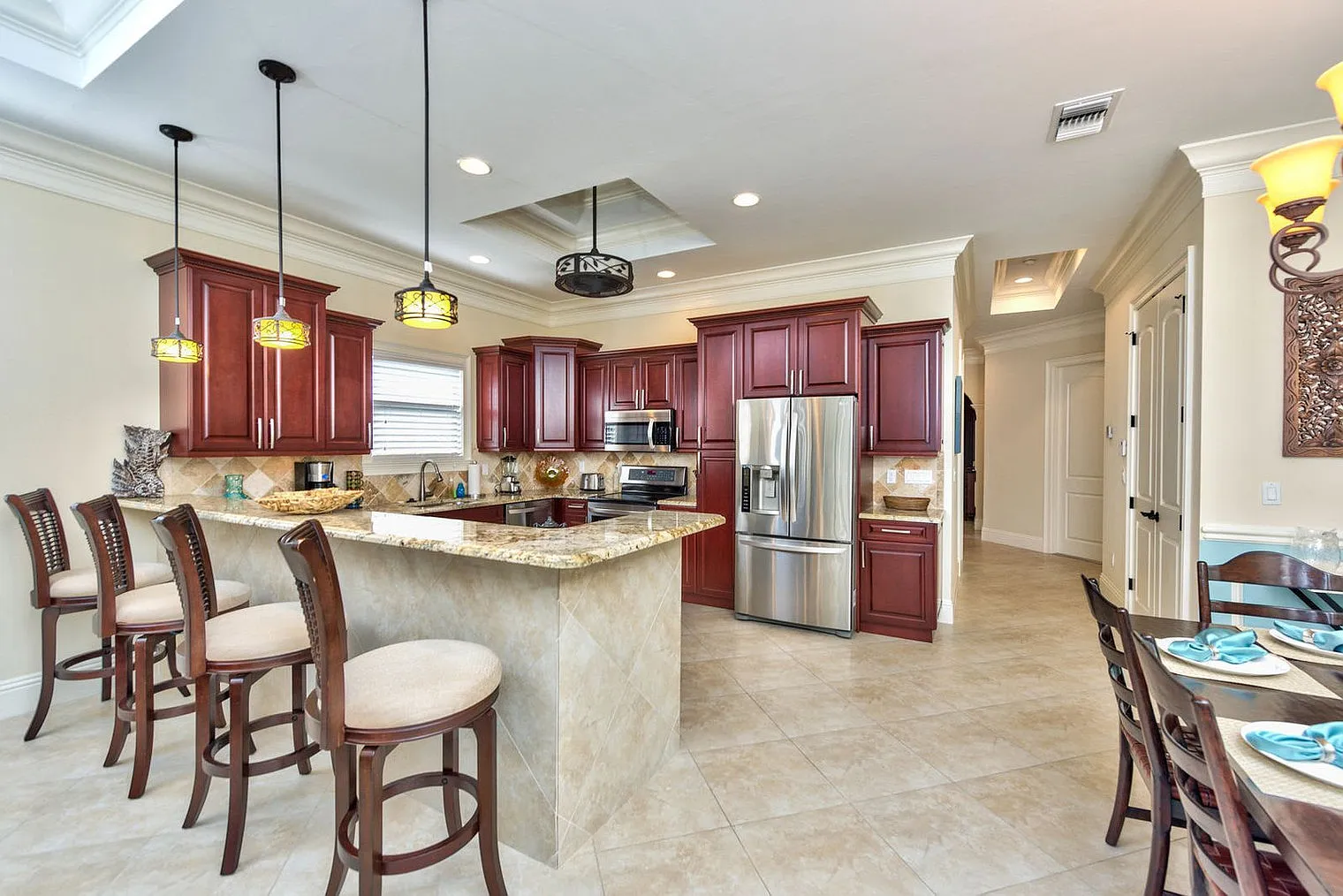 3 bed, 3.0 bath, 2002 sqft, $5,305 — Photo 4