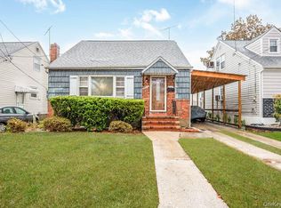 25711 147th Ave, Rosedale, NY 11422