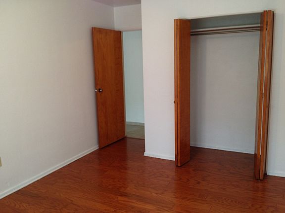 5th image of 900 S Negley Ave APT 10