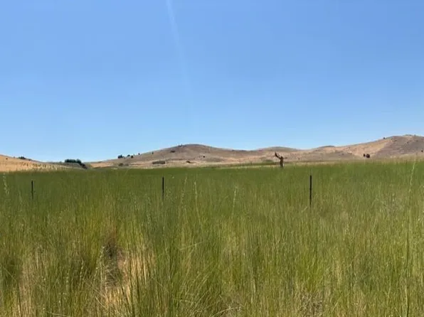 8880 Bluestone Dr, Montague, CA 96064