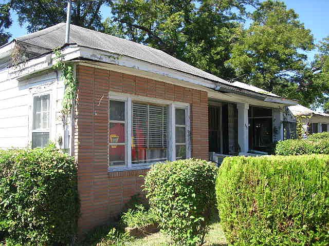 2nd image of 245 Dutton St