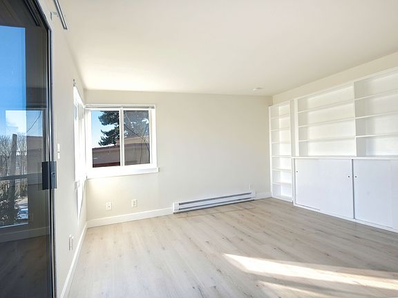 4th image of 1721 Taylor Ave N #2