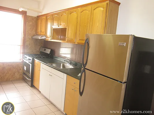 Rented by Realty 2000 Corp | media 2