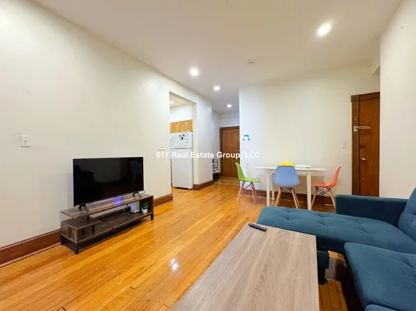 21 Gibbs St, Brookline, MA