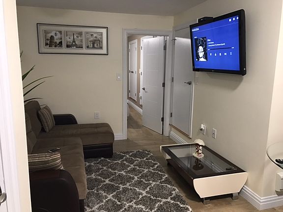 5th image of 127 Perry Ave #1