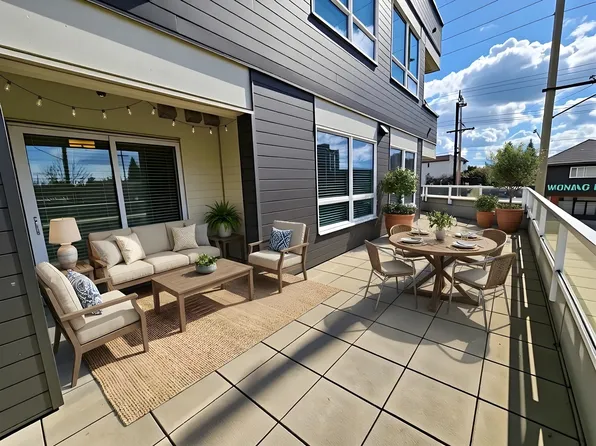 22265 Dewdney Trunk Rd #202, Maple Ridge, BC V2X 3C9