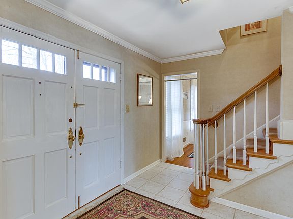 2nd image of 722 Lawton St