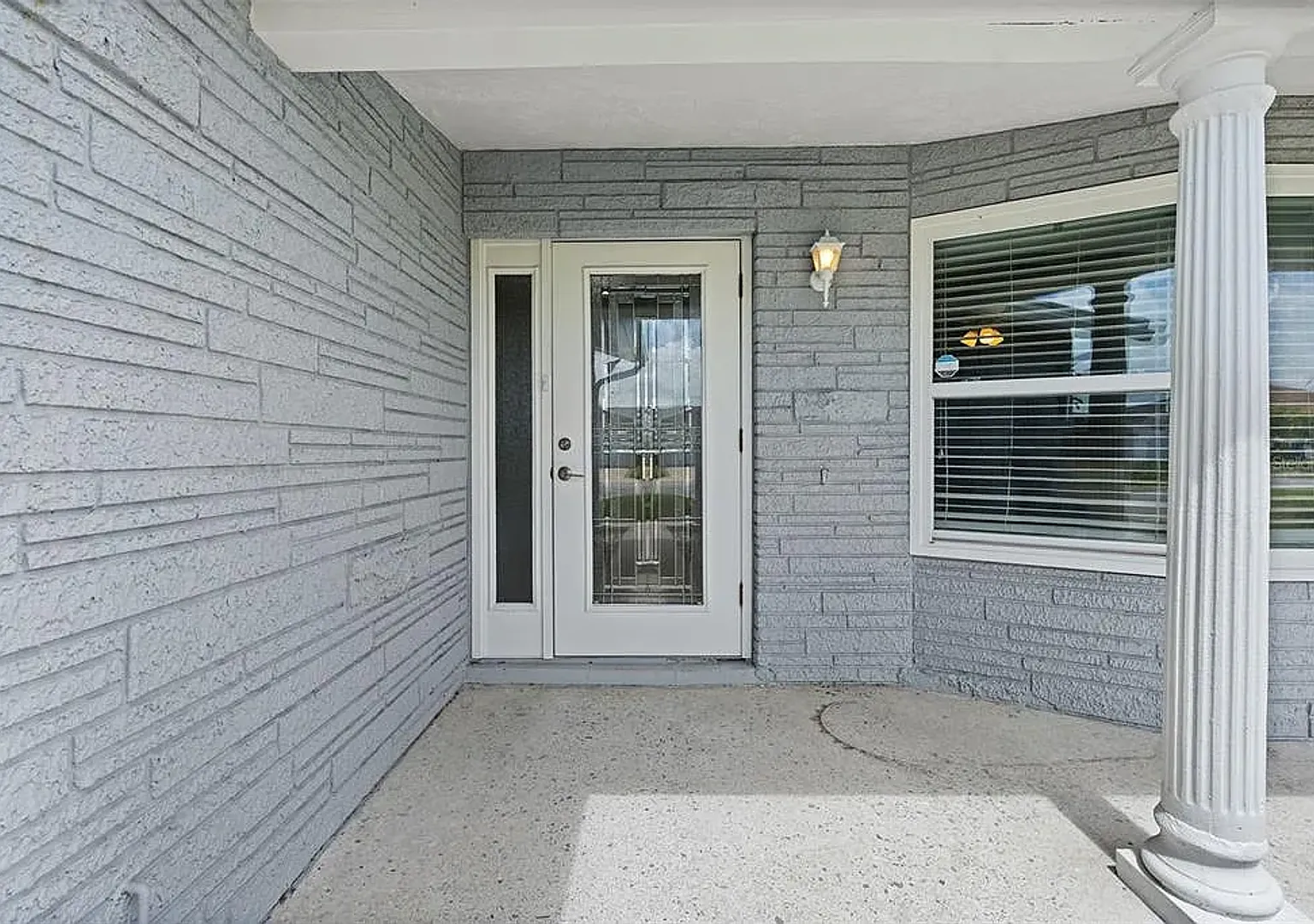 Stunning Waterfront Home - Treasure Island! 3bed| 2bath — Photo 2