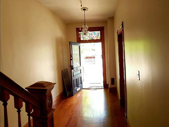 4th image of 2101 W Cary St