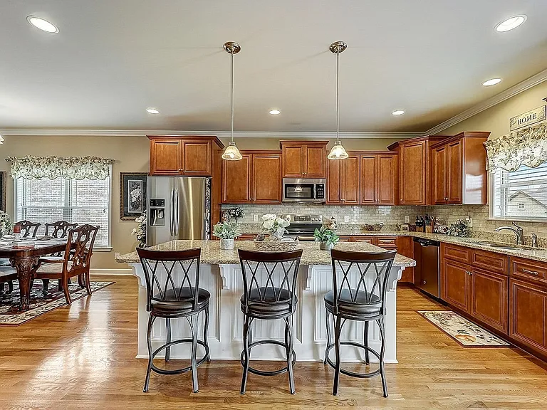 6040 Sanmar Dr — Photo 8