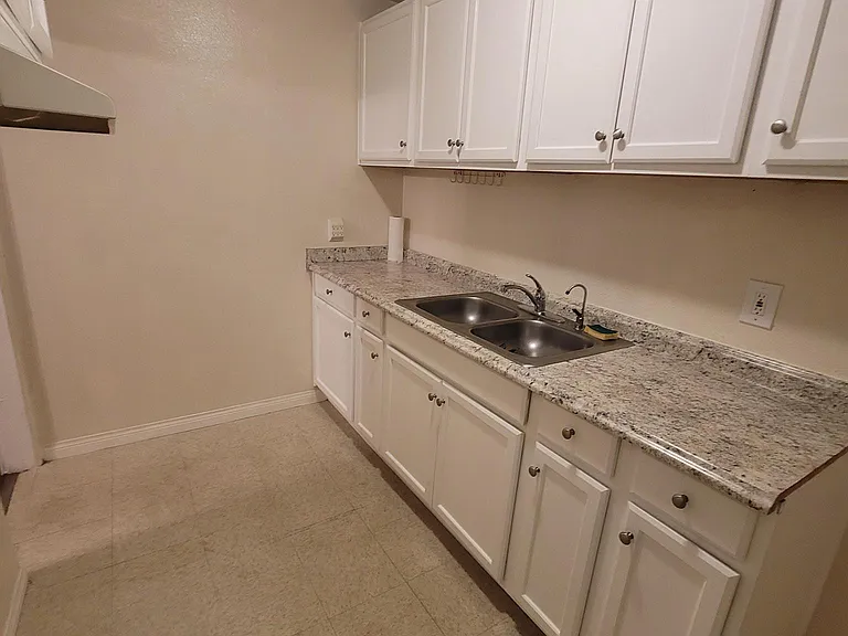 13108 S Vermont Ave #8 — Photo 10