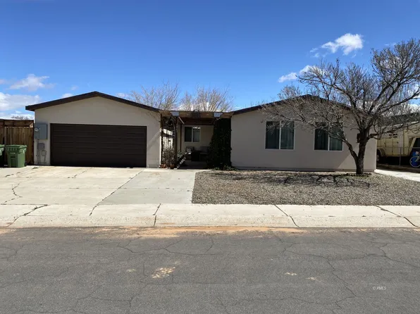 1043 Padre Escalante Dr, Page, AZ 86040