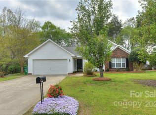 12312 Autumn Blaze Dr, Charlotte, NC 28278