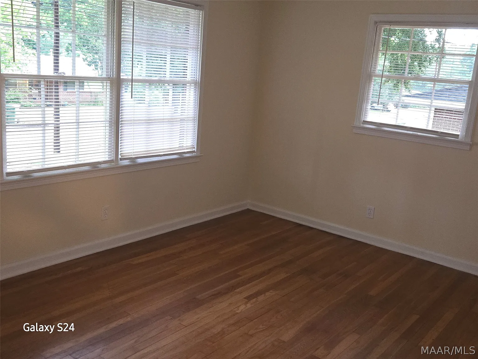 3 bed, 1.0 bath, 1076 sqft, $1,175 — Photo 3