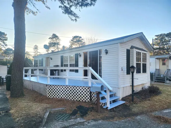 525 Riverleigh Avenue #A19, Riverhead, NY 11901