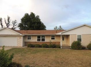 263 Terrace Dr, Oskaloosa, IA 52577