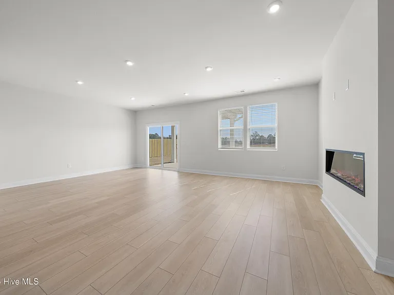 7418 Linda Vista Ln — Photo 26
