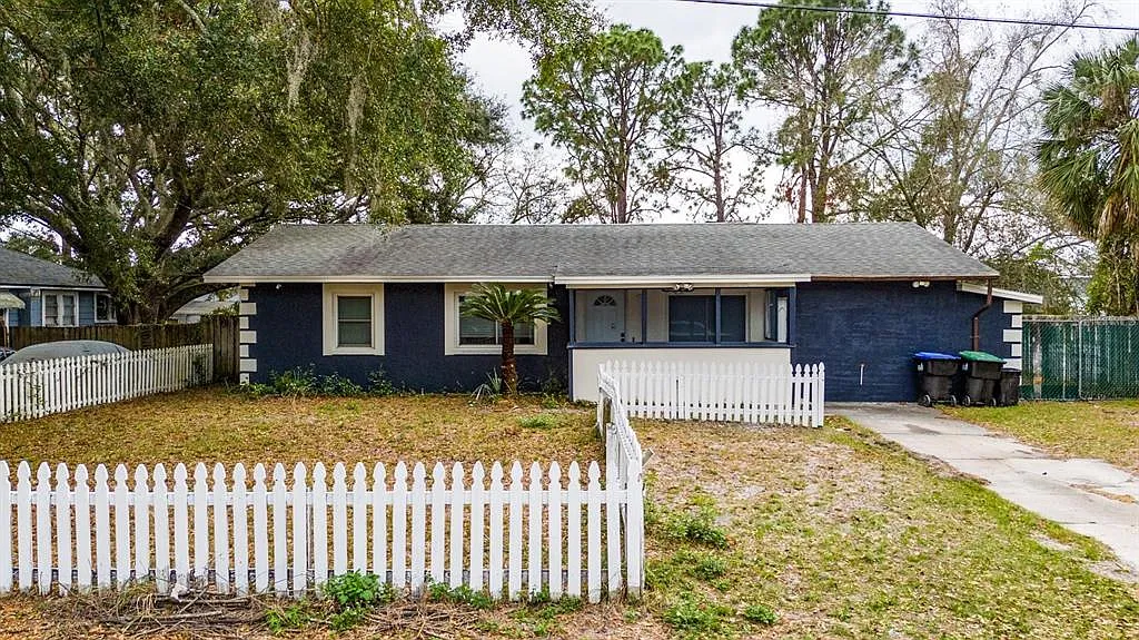 4 bed, 2.0 bath, 1467 sqft, $2,900 — Photo 1