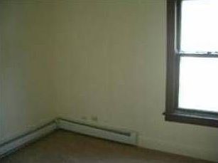 3rd image of 1435 Victoria Ave