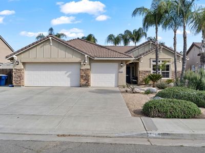1926 W Tudor Ln, Hanford, CA, 93230