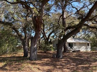 12 Lake Essay Dr, Panacea, FL 32346