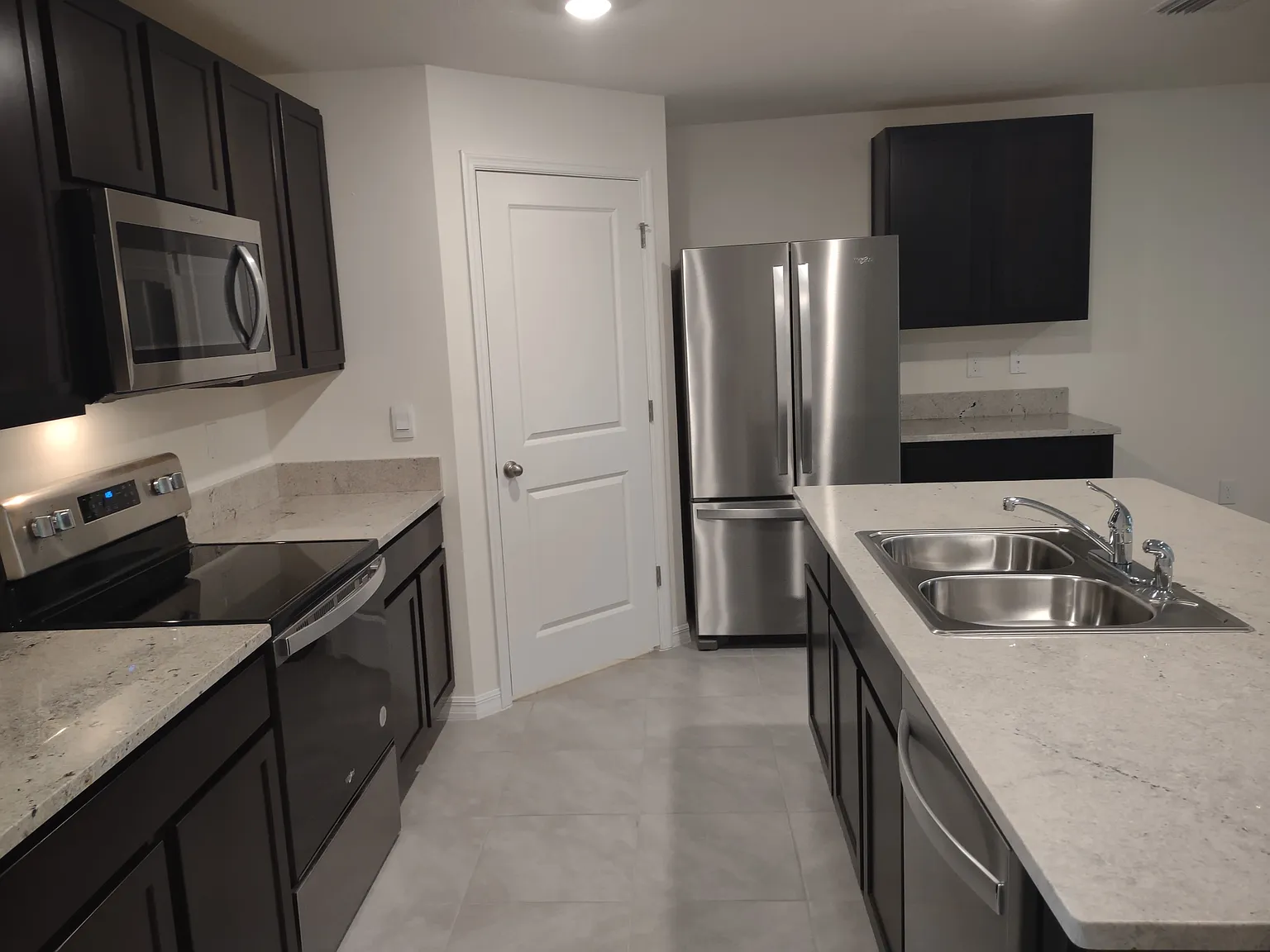 Gorgeous 4/2/2 In Hernando Oaks — Photo 3