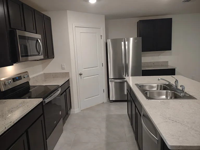 5215 Byronic Ct — Photo 3