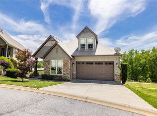 3322 Championship Dr, Seneca, SC 29678