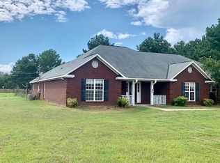 92 McLendon Rd, Fort Mitchell, AL 36856