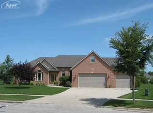 377 Clarmarc Dr, Frankenmuth, MI 48734