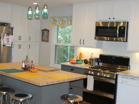 3rd image of 1081 Forest Cliff Dr