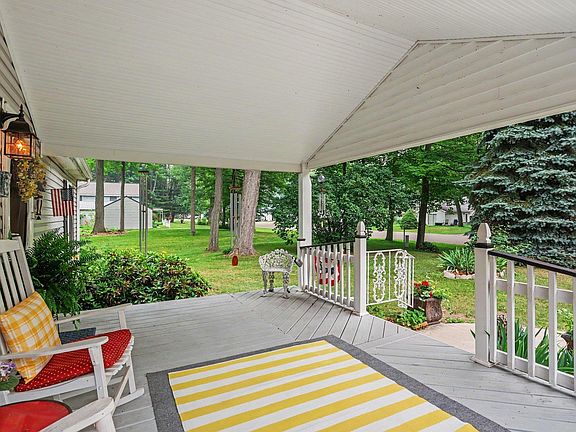 4th image of 2423 West Dr
